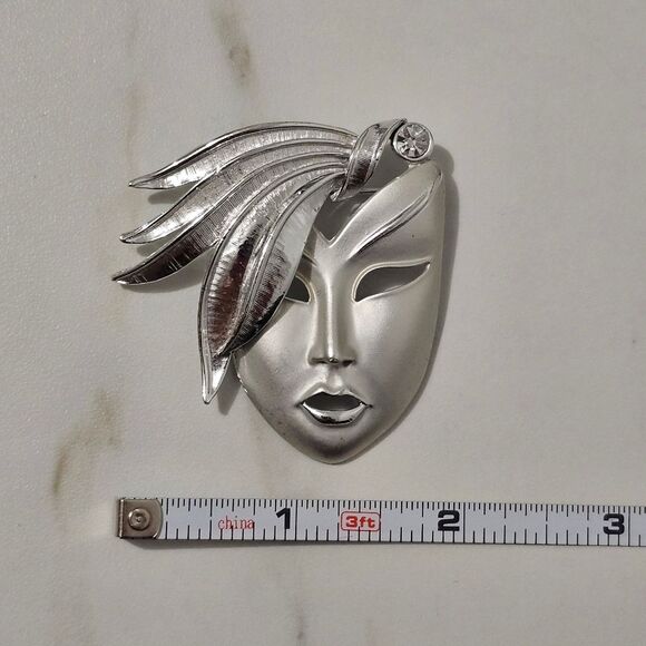 Vintage - Brooch - Mardi Gras Mask Masquerade- Silver tone - Picture 5 of 5